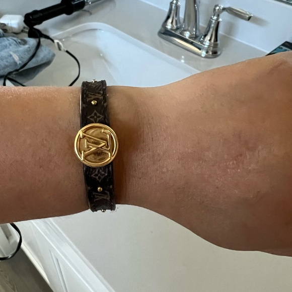 Louis Vuitton Reversible bracelet/Black and Monogram - Picture 12 of 14